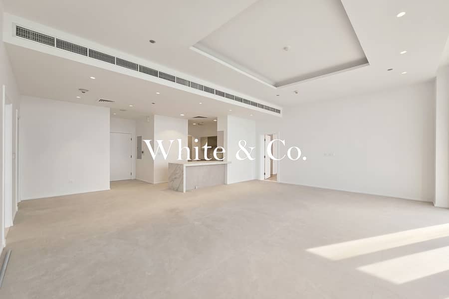 Upgraded Unit | Sea Views | Vacant Now