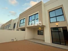 Spacious 3BR Townhouse | Ready To Move| 2 Payments