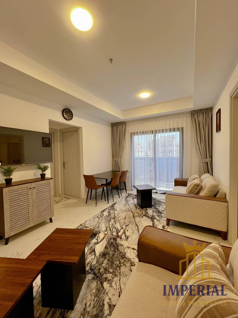One-bedroom apartment with a living room and two bathrooms, close to the Corniche.