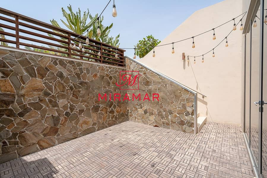 ⇛ Private Entrance ⇛ Huge Layout ⇛ Beach Access