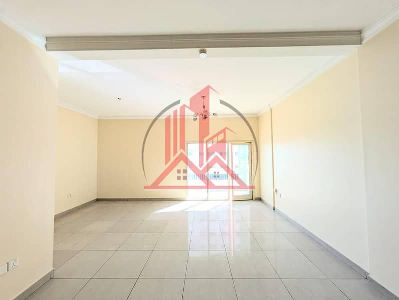 Spacioys 2bhk with wardrobe and balcony