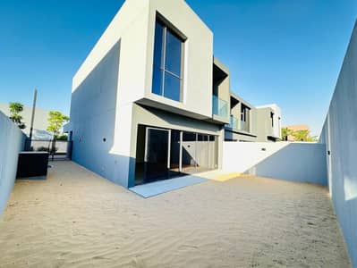 3 habitaciones Townhouse para en Alquiler en Tilal City, Sharjah - d6ef0d32-7496-4eec-b928-83a355e33dd7. jpg