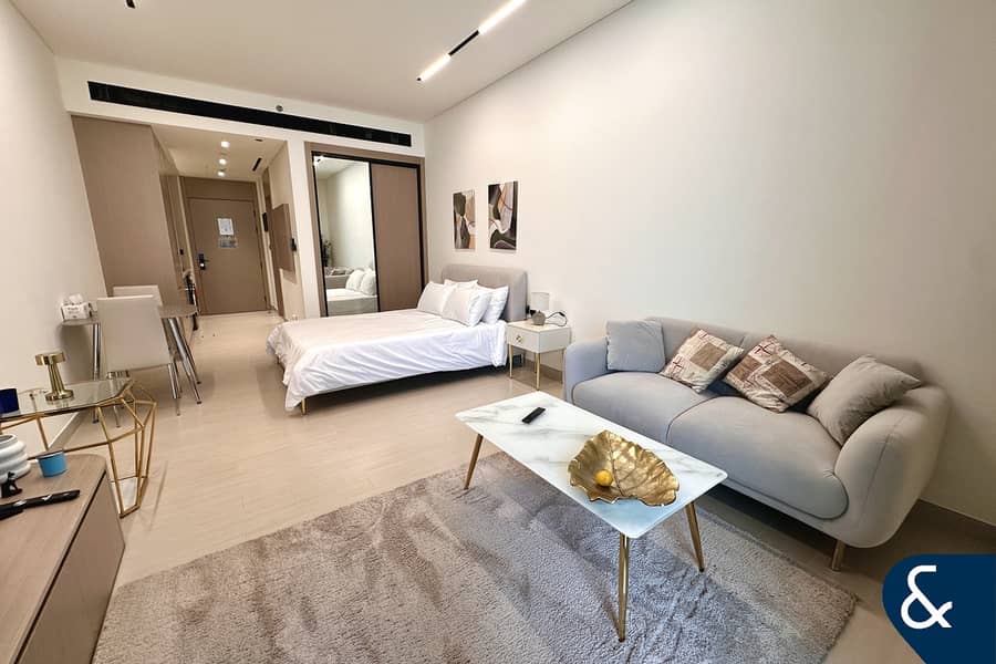 | Vacant | Furnished | Huge Layout |