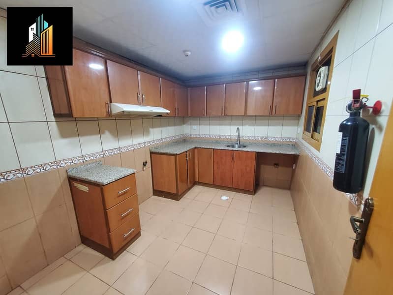 ABU SHAGARA 1BHK APARTMENT AVAILABLE 2WOSHROOM WITH BALCONY GOOD OFFER BIG APARTMENT RENT ONLY 35K