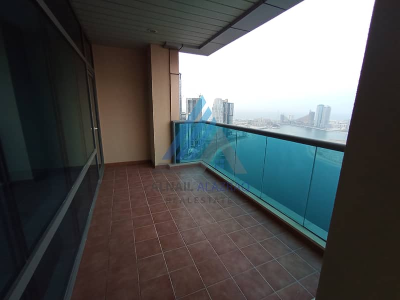 Four-room apartment with a hall on Al Khan Street