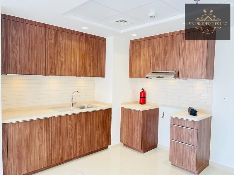 Specious unfurnished one bedroom apartment available in uptown alzahia 750sqft