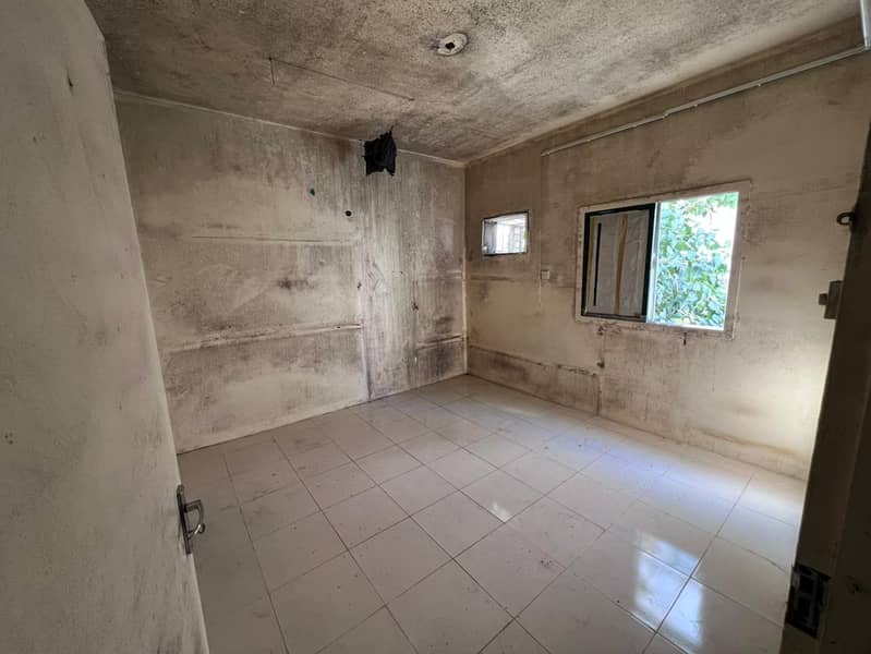 Lowest price one bedroom and living room apartment in a location very close to the Corniche and with a suitable size (without ac )