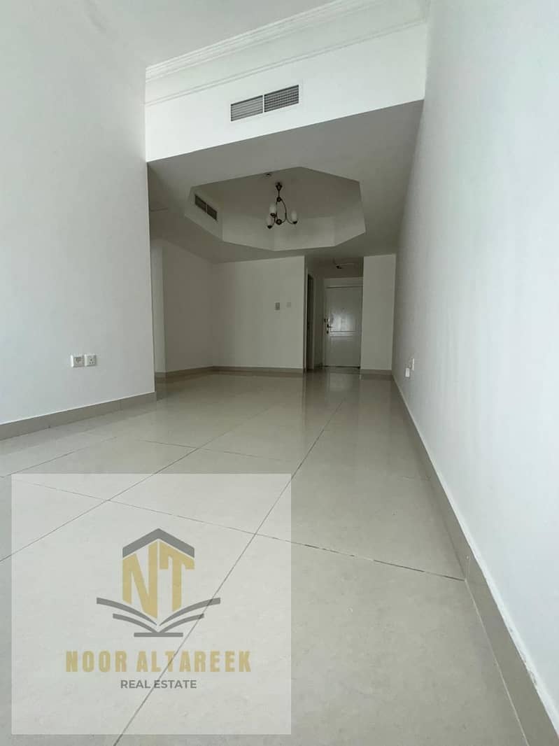 The caravanserai has a room, a living room and a bathroom, without administrative fees and a Mogul check insurance