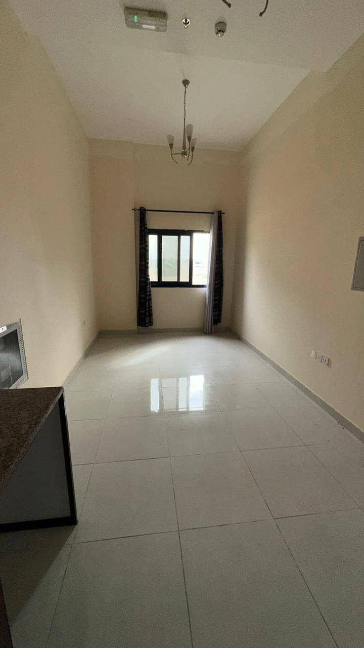 Brand new studio apartment for annual rent in Al Jurf 3, Ajman. This prime location is close to Al Qabail Discount Center and the Chinese Market,