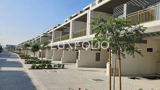 3 habitaciones Townhouse para en Alquiler en DAMAC Hills 2 (Akoya by DAMAC), Dubai - Casa adosada en DAMAC Hills 2 (Akoya by DAMAC),Camelia, 3 dormitorios, 114999 AED - 14564541 3 habitaciones Townhouse para en Alquiler en DAMAC Hills 2 (Akoya by DAMAC), Dubai - Casa adosada en DAMAC Hills 2 (Akoya by DAMAC),Camelia, 3 dormitorios, 114999 AED - 14564541