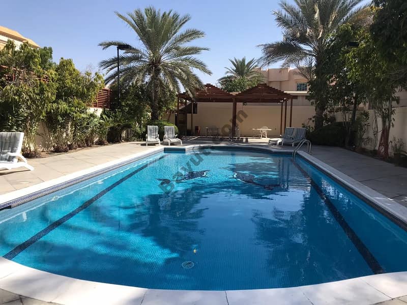 Beautiful spacious 4 bed room villa with pool and garden in Umm Suqqeim 3