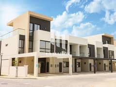 تشطيب فاخر | خمس غرف نوم/غرفة خادمة | موقع مميز