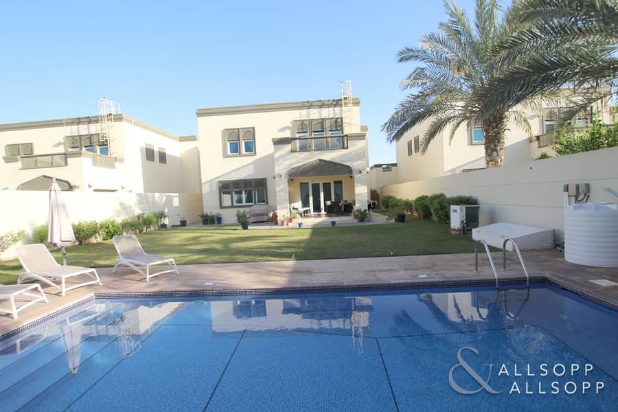 3 Bed Large | District 6 | Private Pool