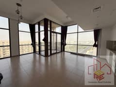 مساحة واسعة | سقف مرتفع | إطلالة رائعة | شاغرة قريباً