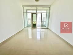 شقة واسعة بغرفة نوم واحدة مع شرفة وخزائن ملابس | حمامان | إيجار ثابت لمدة 3 سنوات | صالة رياضية ومسبح مجانيان