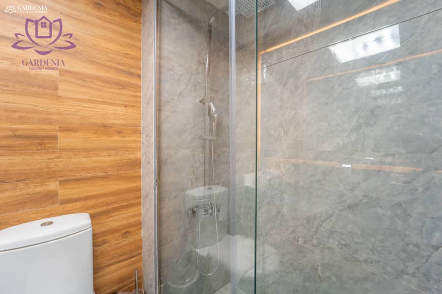22 Bath 1 2. jpg