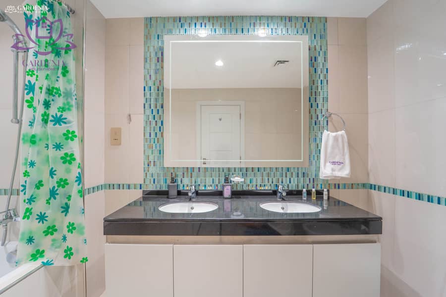 12 Bath 1 1. jpg