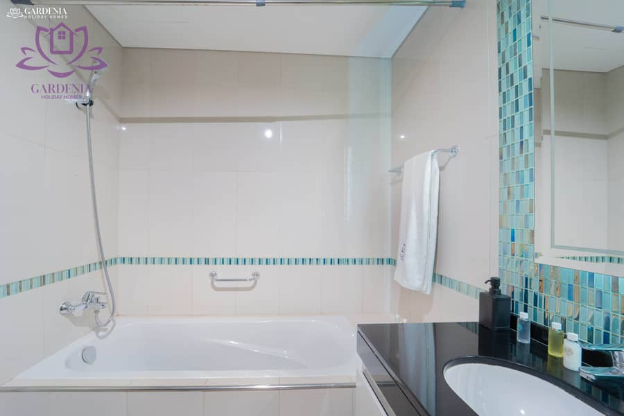17 Bath 2 1. jpg