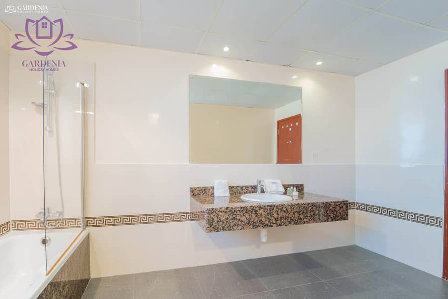 32 Bath 1 3. jpg