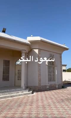 فيلا للبيع في الظيت الجنوبي موقع مميز ومساحة واسعة