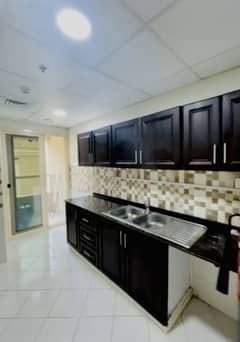 شقة في مبنى القاسمية،القاسمية 1 غرفة 27990 درهم - 14481553