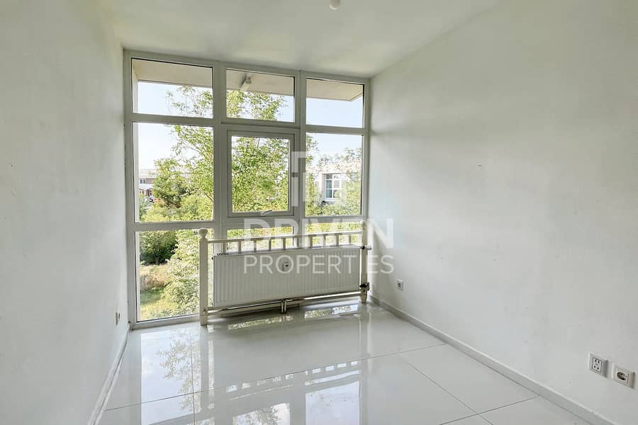 L Corner Garden | Pool View | Single Row L Corner Garden | Pool View | Single Row