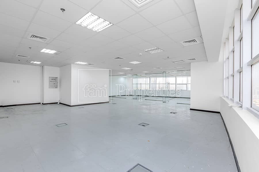 Vacant | Fully fitted and Glass Partitioned Office
