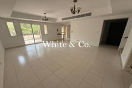 فیلا في الينابيع 11،الينابيع 3 غرف 220000 درهم - 14577264