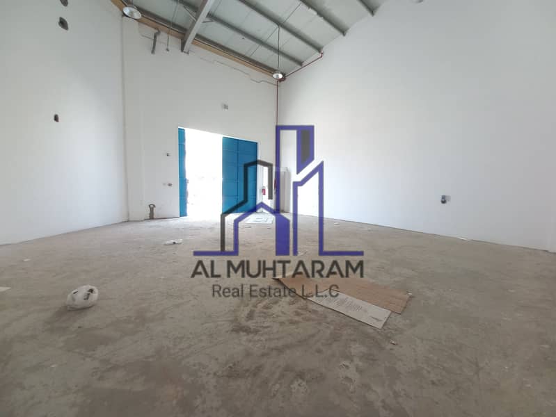 Spacious Warehouse for rent in al Sajja - More