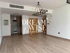 Elegant 1BR | Vibrant Apartment | Prime Area