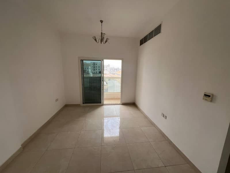 One bedroom and living room, second occupancy, separate living room, central air conditioning, panoramic window, large area, prime location