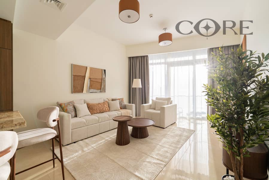 Luxury 1BR | Prime Downtown | Vacant