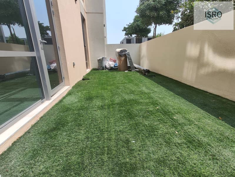 1bd-huge green garden-available from 10 april