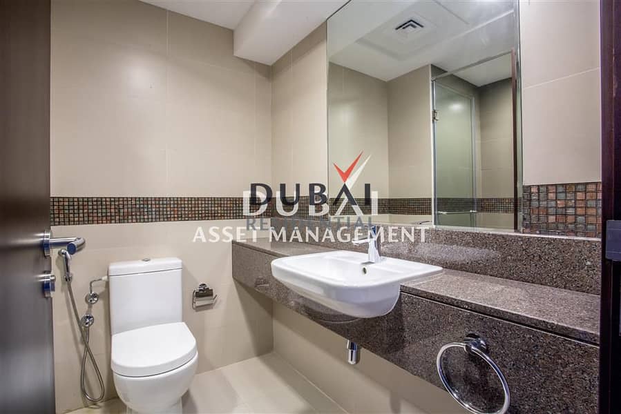 10 DW - Washroom1 - Copy. jpg