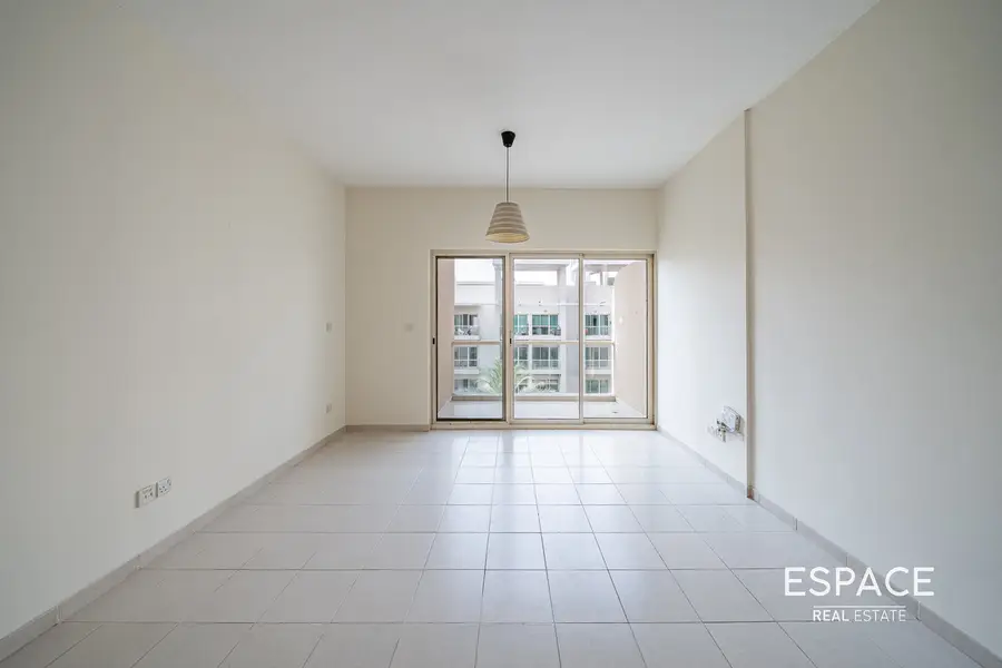 Vacant | Studio | Great Condition in The Greens