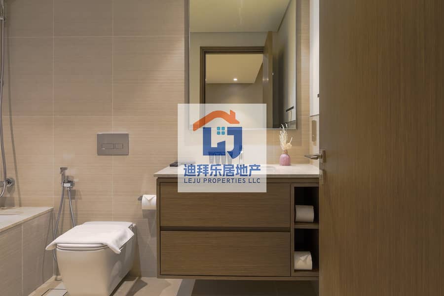 24 4 Bathroom (2). jpg