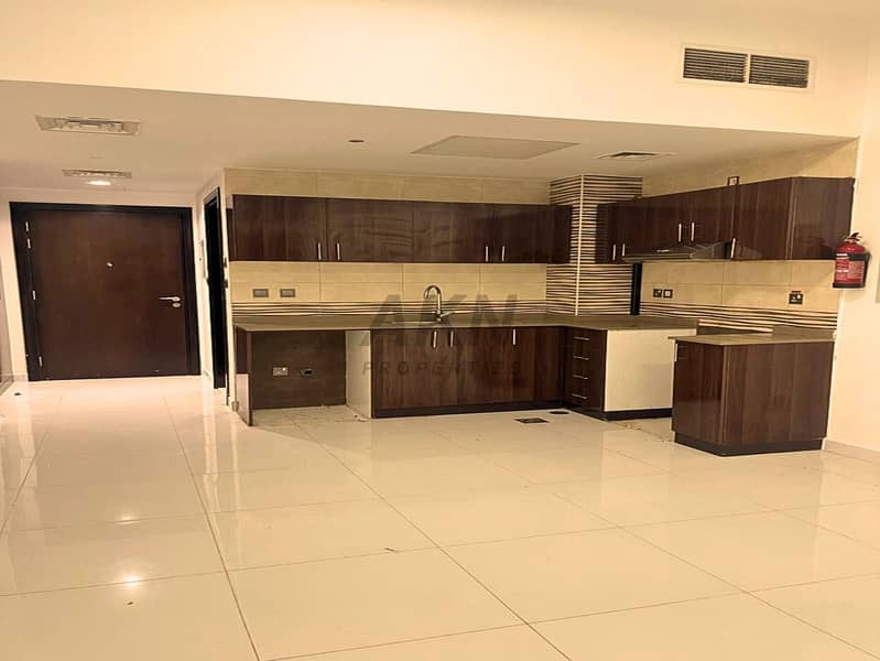 Luxury Studio | Excellent Location | Vacant