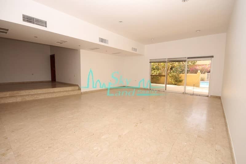 4 RENOVATED 4 BED GARDEN SHARED POOL IN JUMEIRAH 3