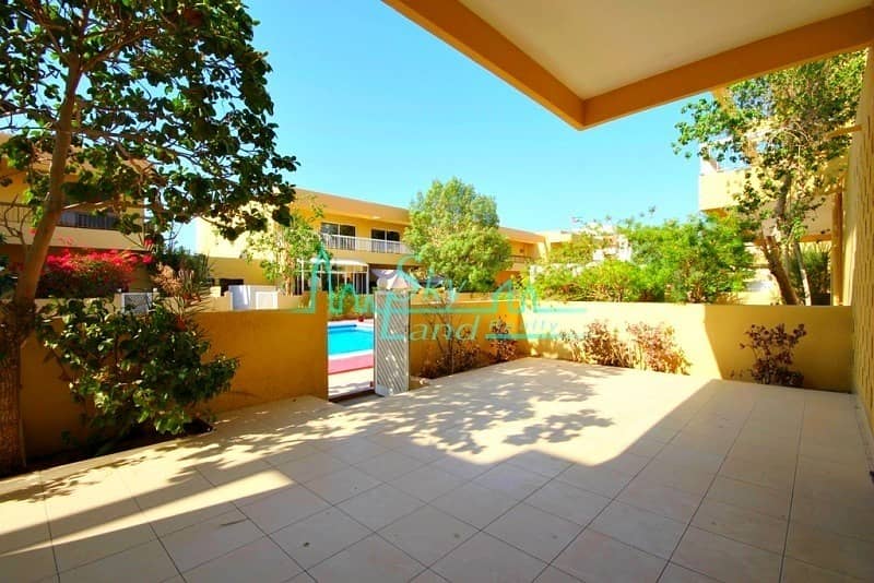 8 RENOVATED 4 BED GARDEN SHARED POOL IN JUMEIRAH 3