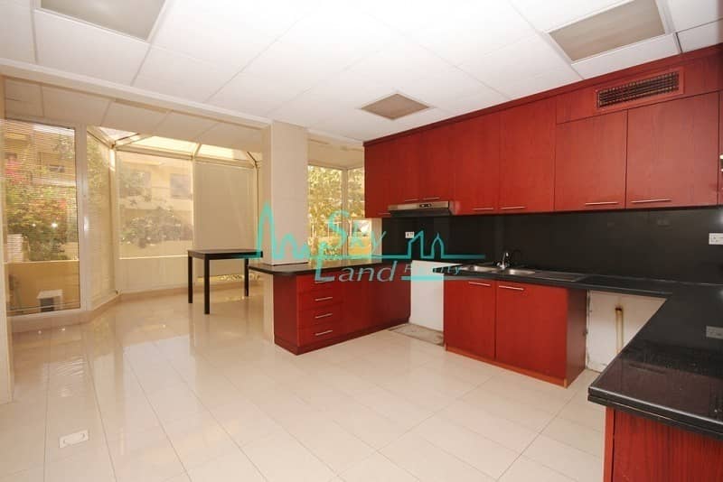 11 RENOVATED 4 BED GARDEN SHARED POOL IN JUMEIRAH 3