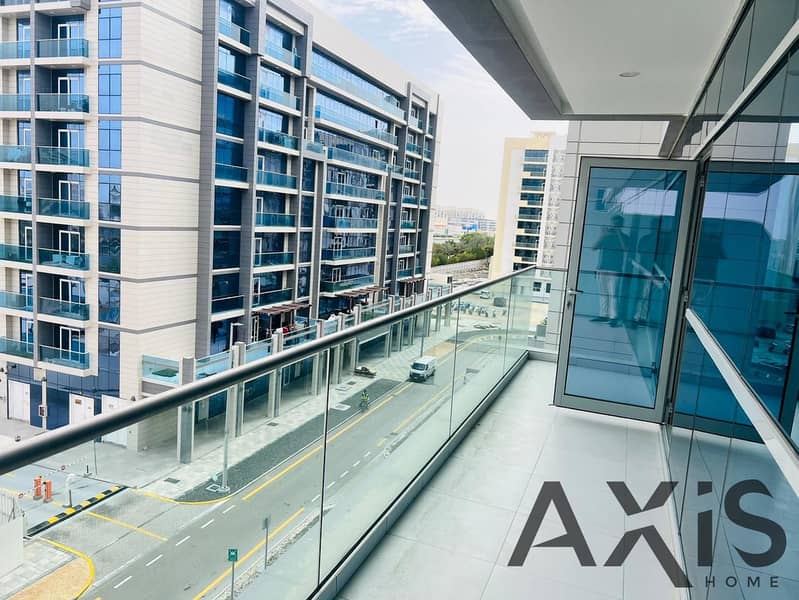 Elegant Apartment | Balcony Living | Bright & Spacious