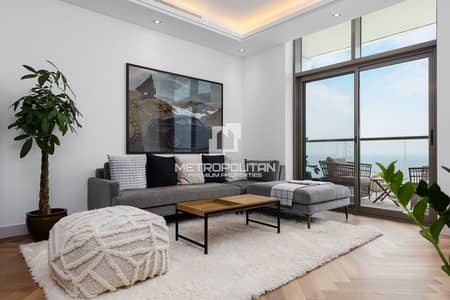 1 Bedroom Apartment for Sale in Palm Jumeirah, Dubai - Stylish 1BR | Fully Furnished | Sea View| Vacant