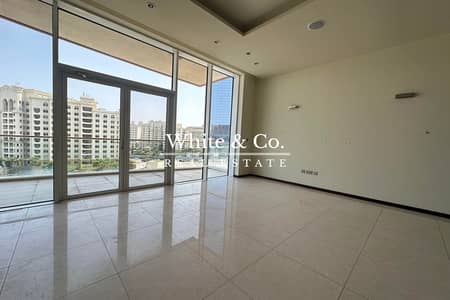 2 Slaapkamers Appartement te Huur in Palm Jumeirah, Dubai - Appartement in Palm Jumeirah，Tiara Residences，Sapphire, 2 slaapkamers, 270000 AED - 14592394