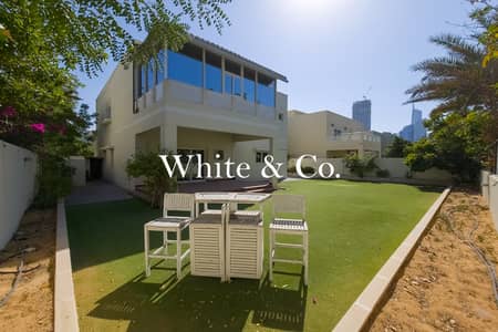4 Bedroom Villa for Rent in The Meadows, Dubai - Meadows 1 | 4 Bed + Maids | Available Now