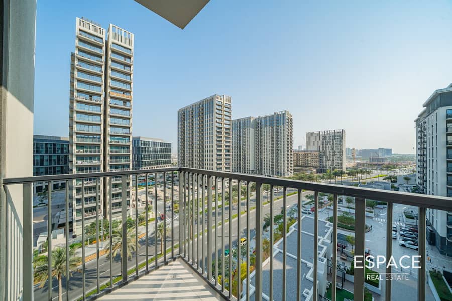 Fully Furnished | Balcony | Close to Park