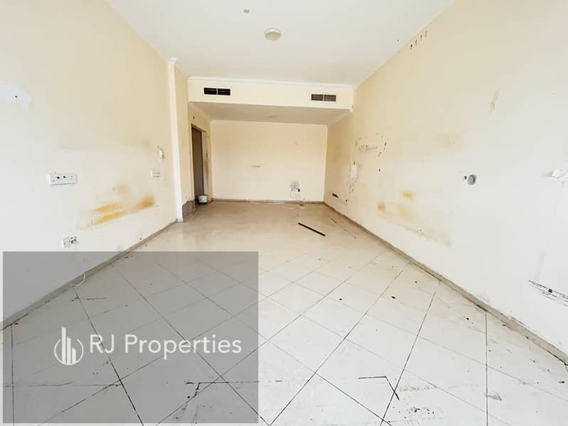 Very spacious luxury 2bhk in family bulding ready to move only jest 45k