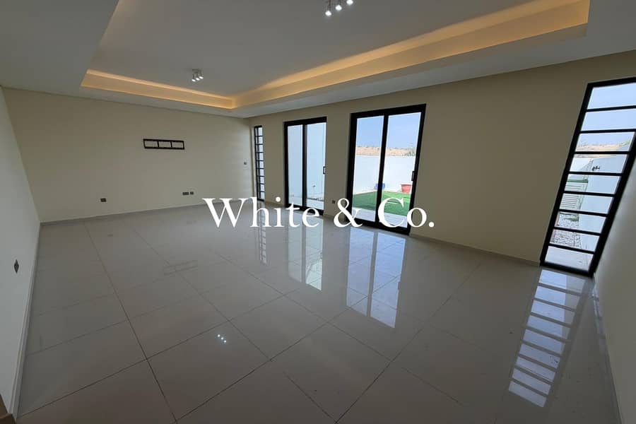 Single Row | VOT 5 Bed + M | Desert View Single Row | VOT 5 Bed + M | Desert View