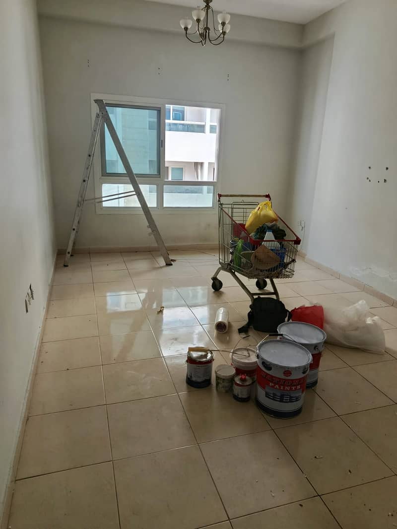 Annual Rent in Al Majaz 3 – Sharjah Well-designed apartment in a lively location close to all services and transportation 1 Bedroom + Livi