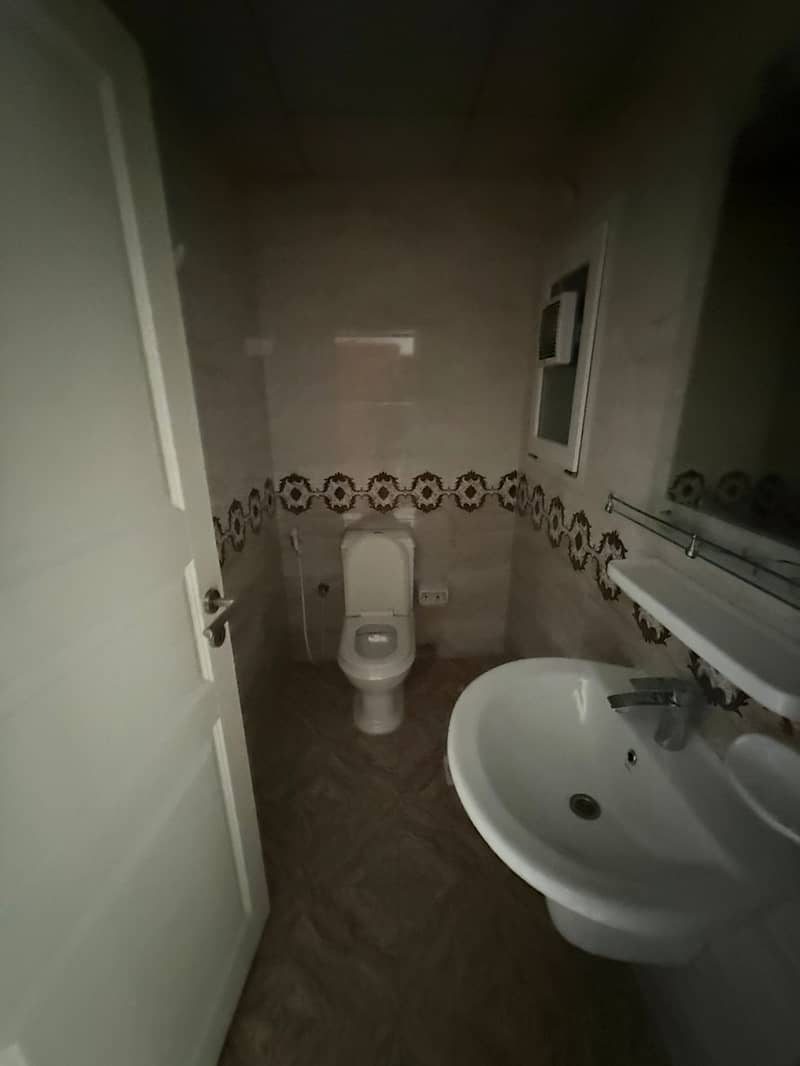 Annual Rent in Al Nuaimiya 3 – Ajman Well-finished apartment with a comfortable layout in a prime location 1 Bedroom + Living Room 2 Ba