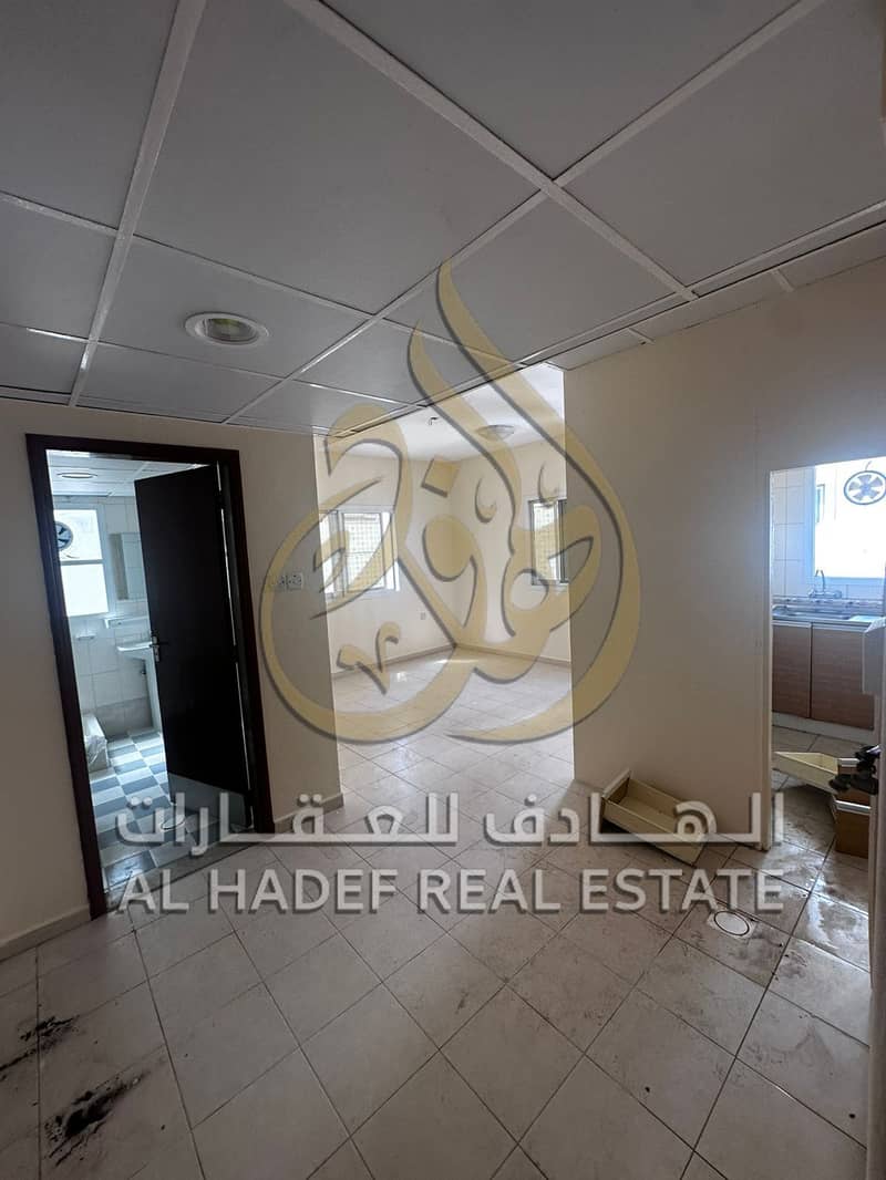 Sand parking av Studio for Annual Rent – Al Majarra | Sharjah Great opportunity for practical and affordable living Attestation fees included